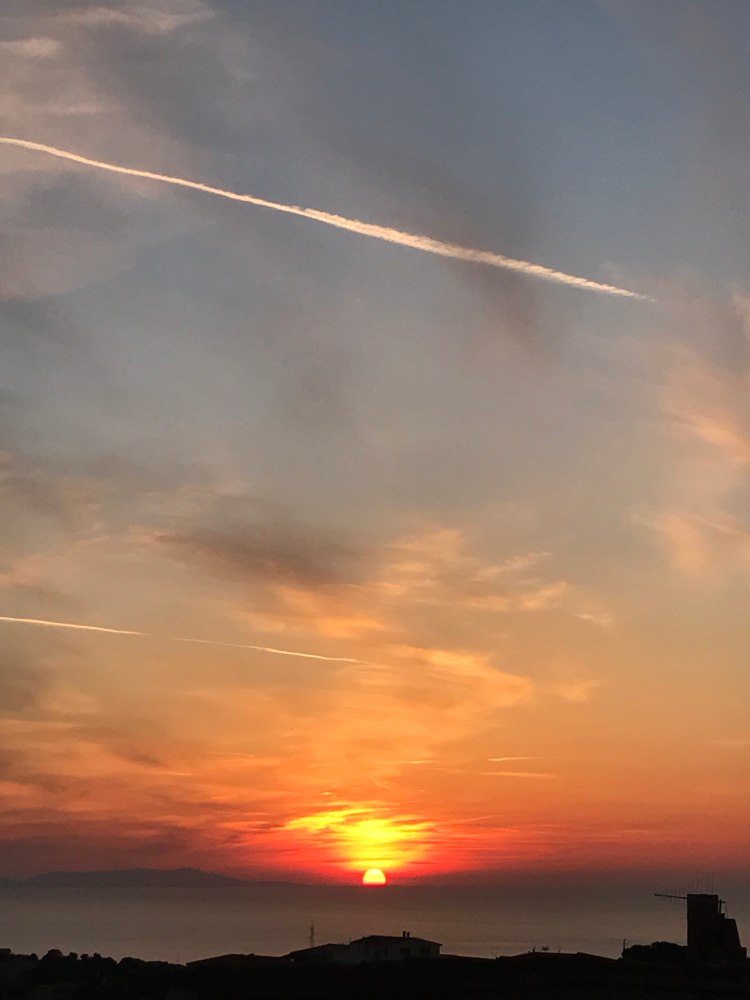 color tramonto fuoco casa mia